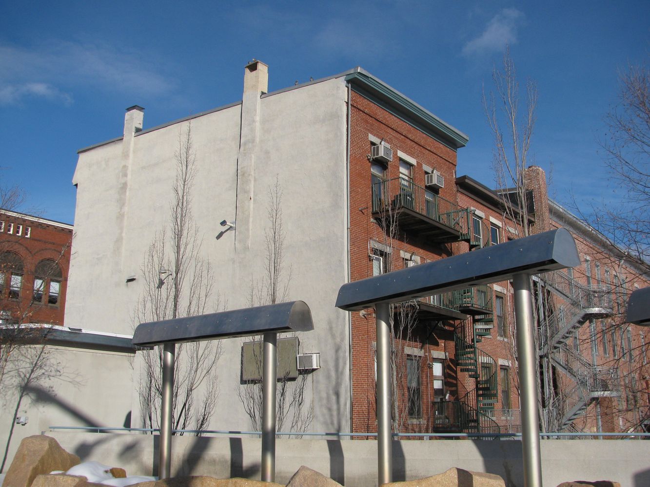 94 Main St, Auburn, ME 04210